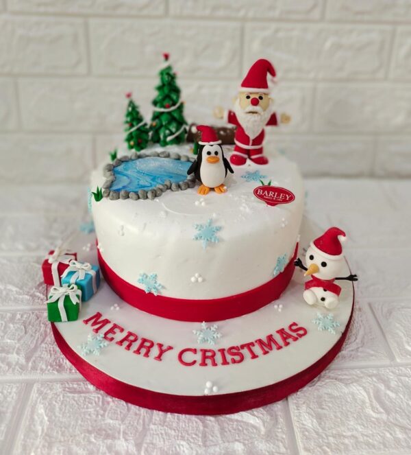 Seasonal Christmast Cake - Image 2