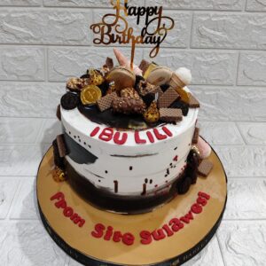Kue Ulang tahun dengan snack wafers