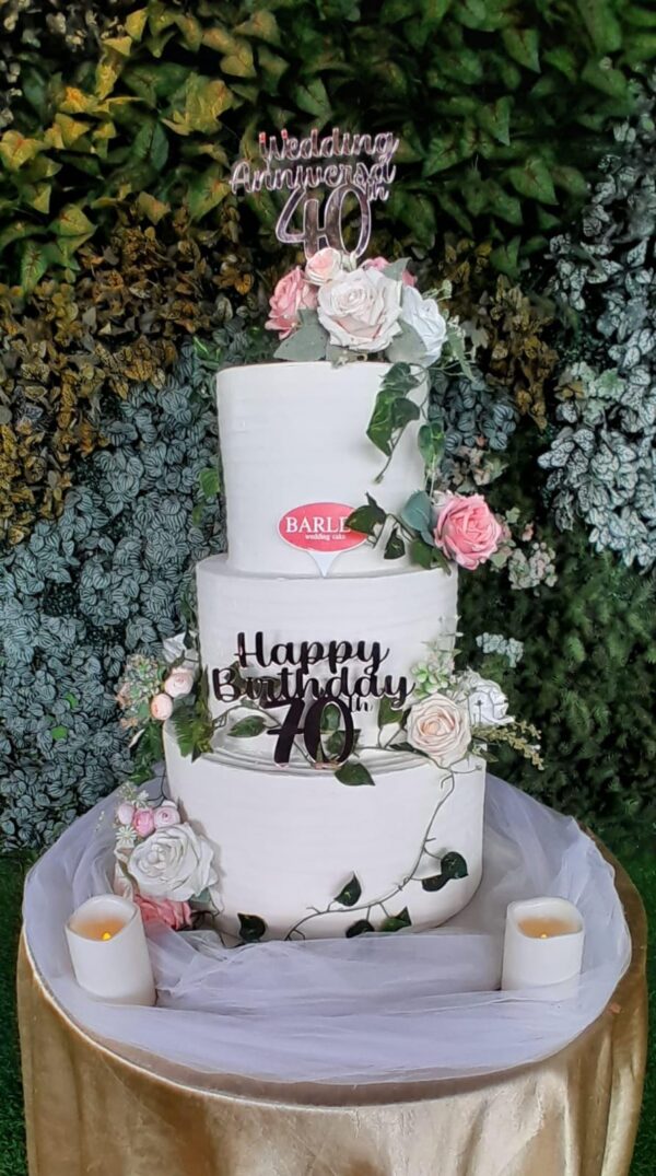 anniversary cake