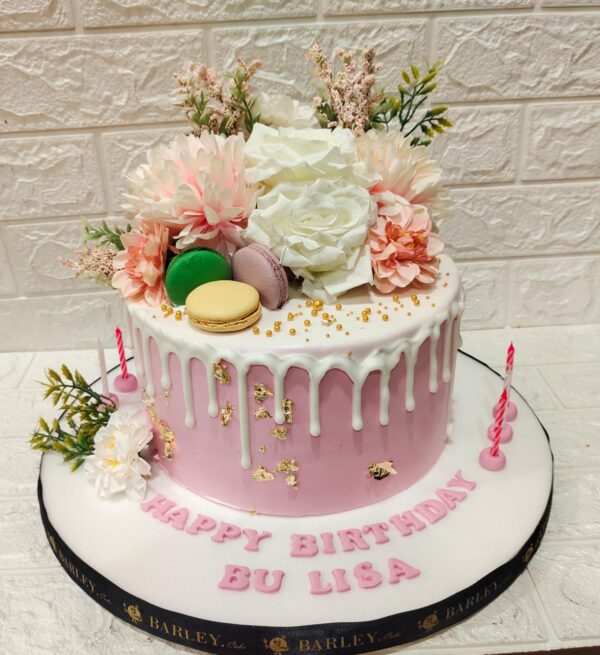 Kue 1 tiers dengan hiasan bunga